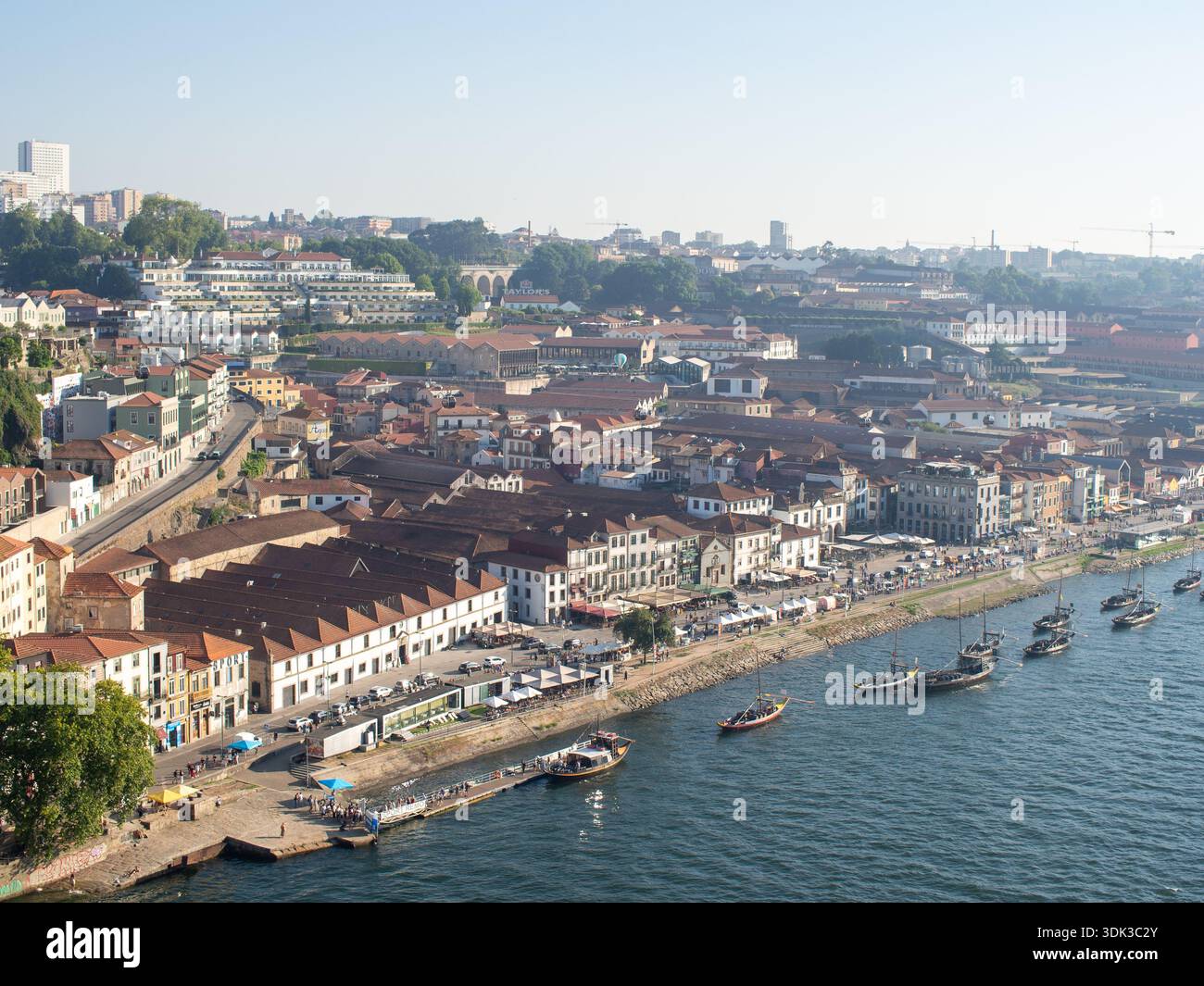 Vue panoramique de Vila Nova de Gaia avec Lodges de vin historiques, Portugal Banque D'Images