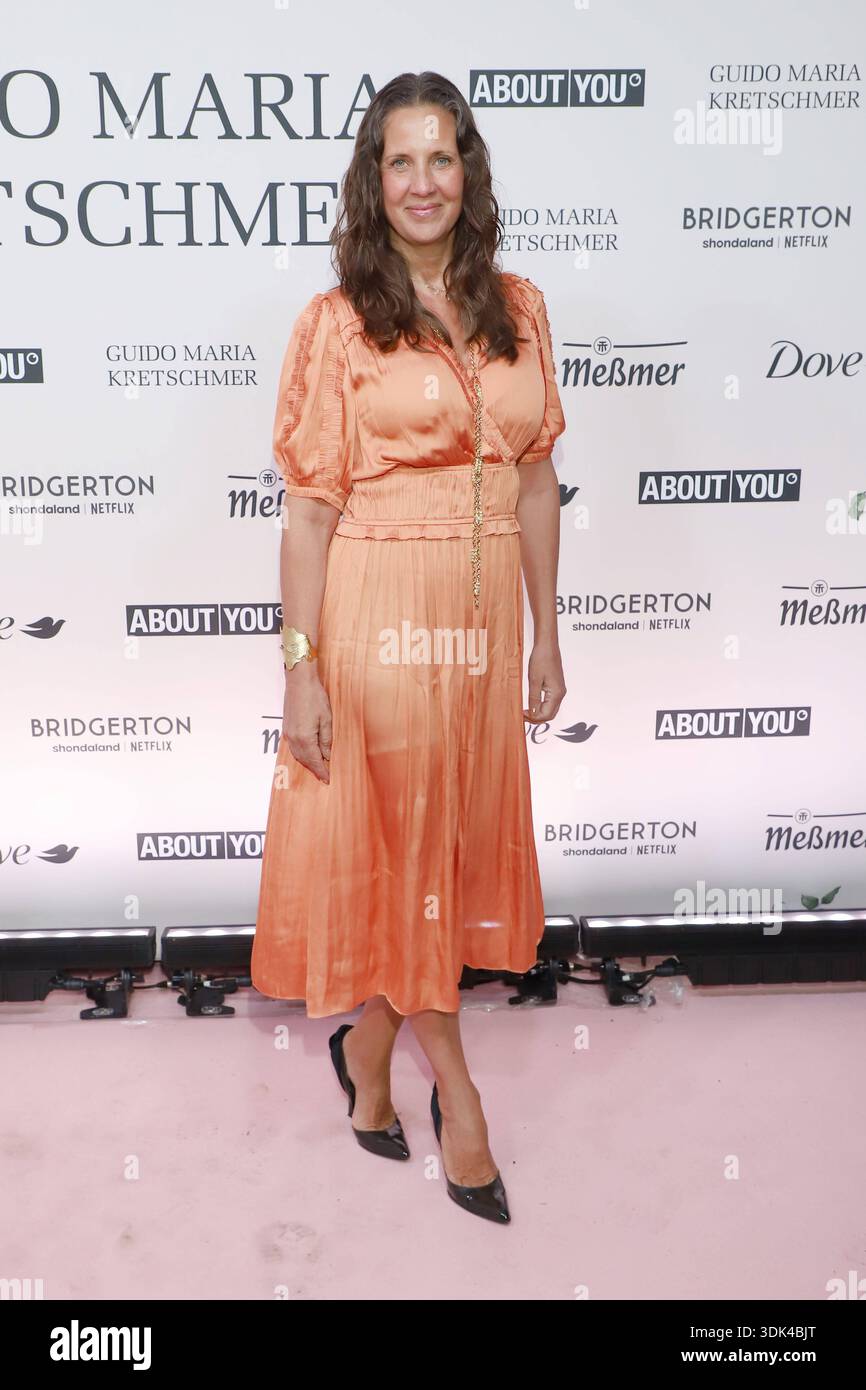 Le dîner Régence im PELLICANO Hamburg Dana Schweiger, Einladung Fotocall Guido Maria Kretschmer pour Bridgerton le dîner Régence , Restaurant PELLICANO, Stephansplatz, Hambourg, 29.01.2026 *** le dîner Régence au PELLICANO Hamburg Dana Schweiger, invitation Photocall Guido Maria Kretschmer pour Bridgerton le dîner Régence , Restaurant PELLICANO, Stephansplatz, Hambourg, 29 01 2026 Copyright : xEventxBecherx Banque D'Images