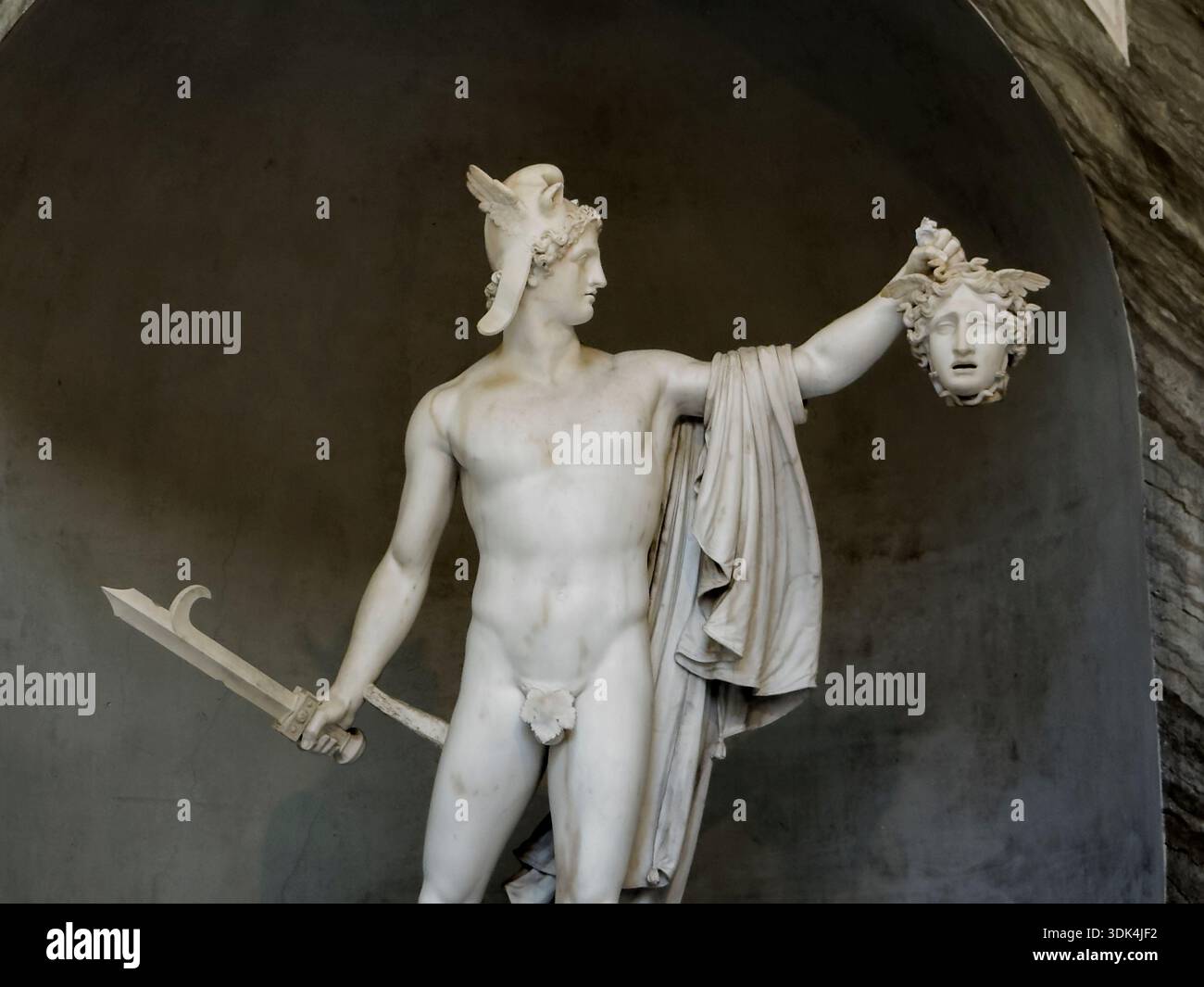 Statue en marbre de Persée avec la tête de Méduse par Antonio Canova au Musée du Vatican - Cité du Vatican, Italie Banque D'Images