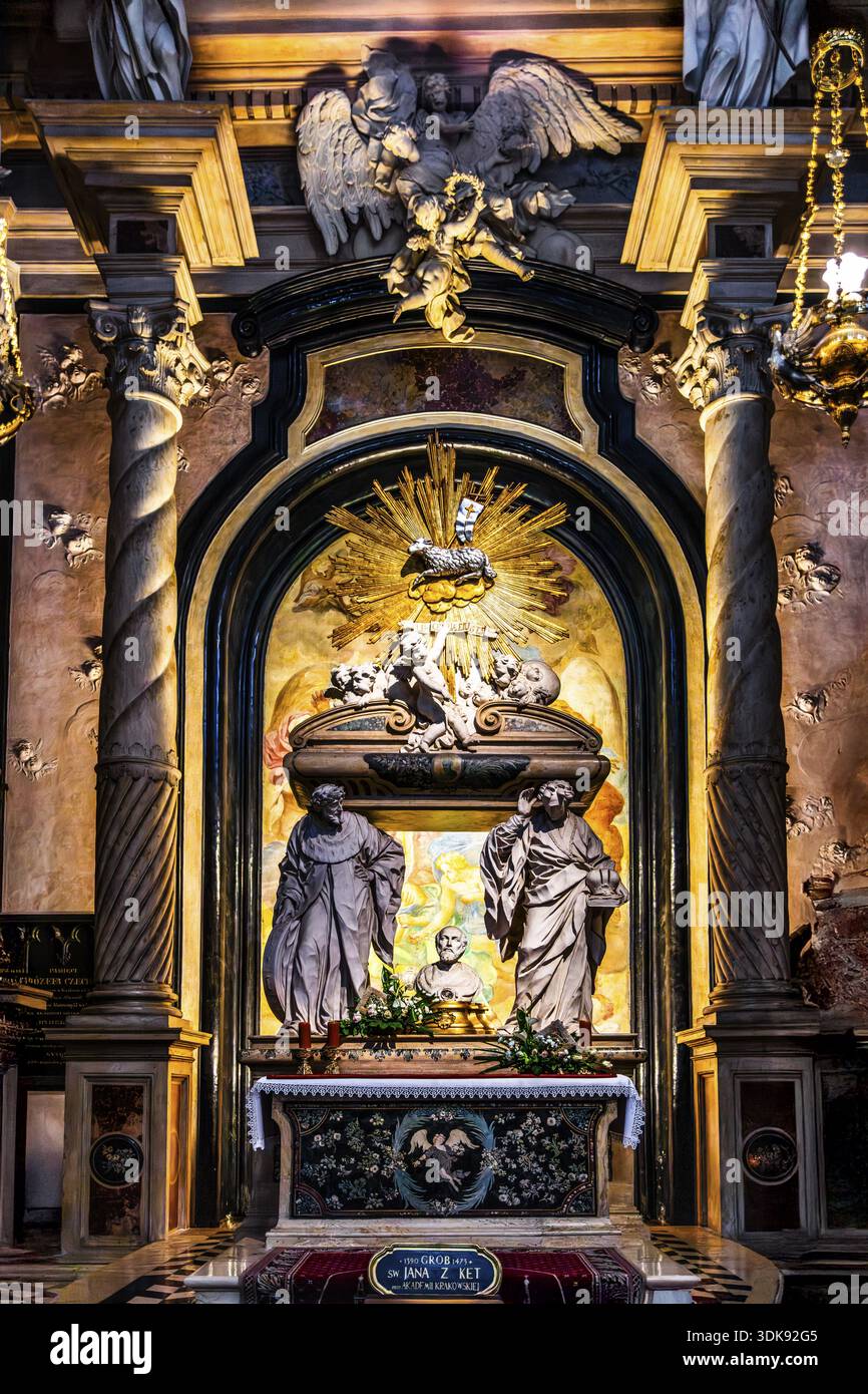 Reliques de John Cantius, professeur de l'Académie de Cracovie, théologien exceptionnel, Saint patron des savants et de la miséricorde, église de la réussite Anne en baroque Banque D'Images