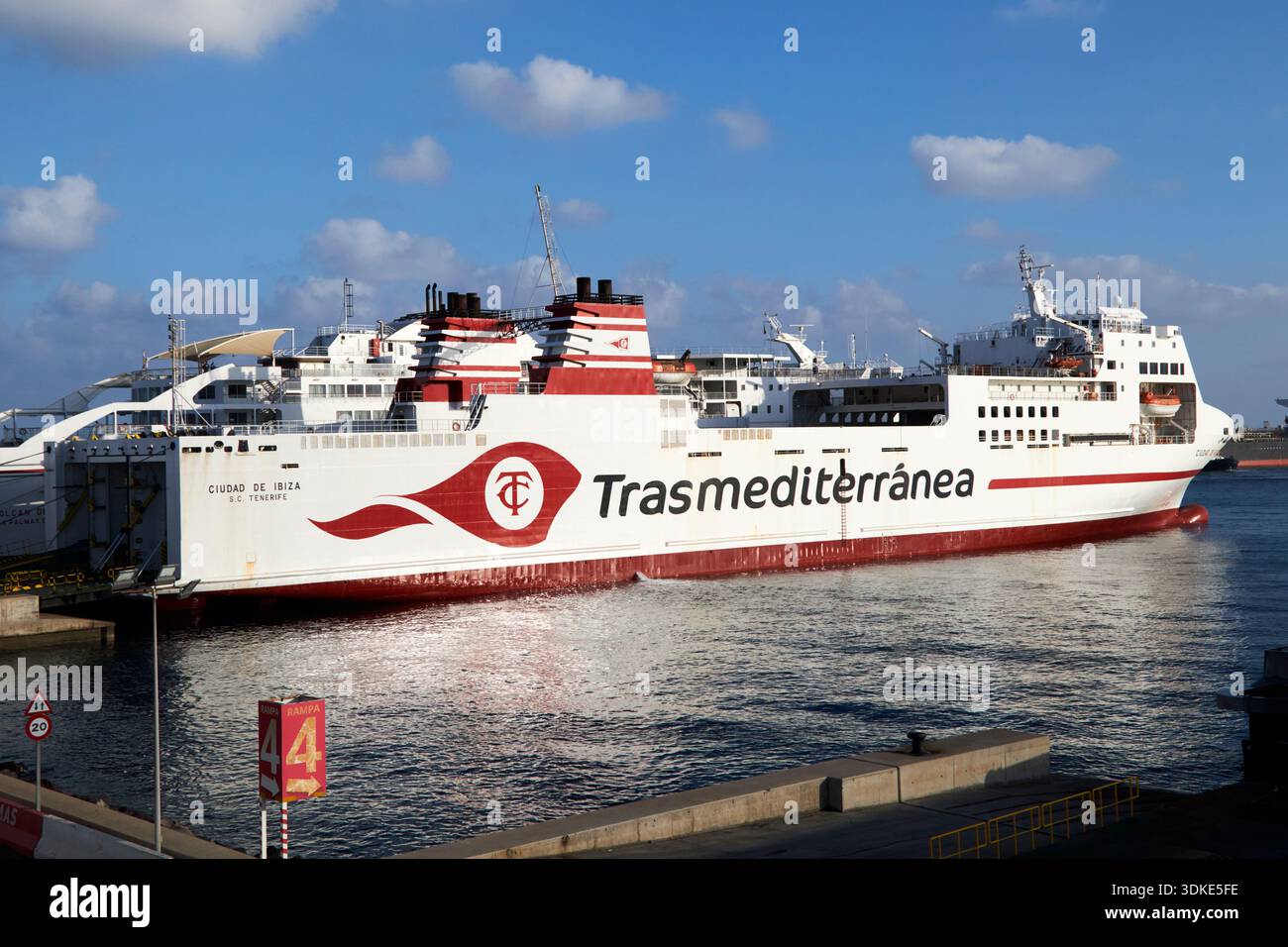 transmediterrranea ferry cuidad de ibiza entre puerto del rosario et las palmas gran canaria à las palmas, îles canaries, espagne Banque D'Images