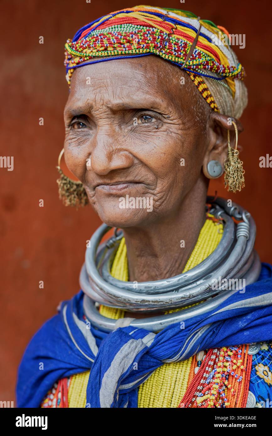 Portrait d'une femme de la tribu Bonda, Odisha, Inde Banque D'Images