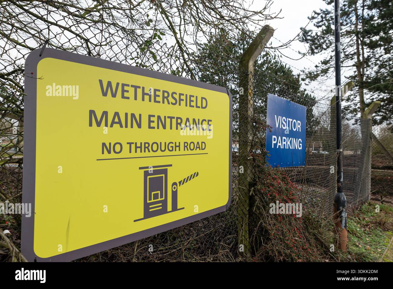 Entrée au site d'hébergement du Home Office pour demandeurs d'asile à Wethersfield, Essex, sur l'ancien site de la RAF Wethersfield Banque D'Images