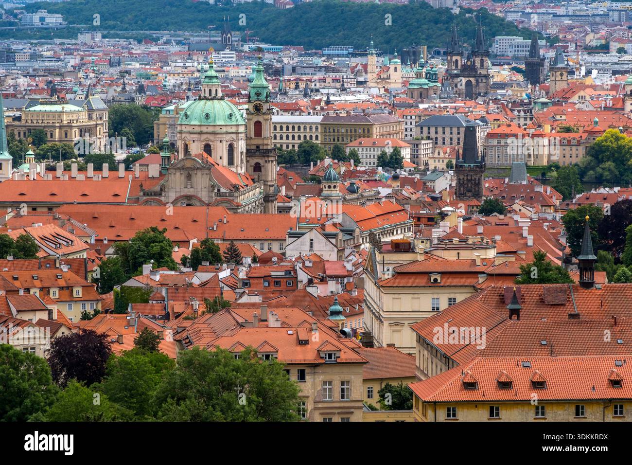 Vue sur la ville depuis les jardins du château de Prague, République tchèque Banque D'Images