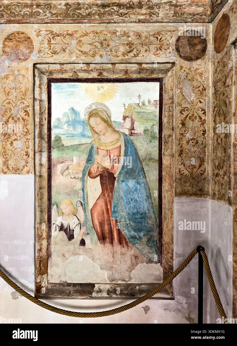 Milan. Italie. Fresque antique représentant la Vierge Marie en prière avec un ange ci-dessous, sur un paysage dans Santa Maria alla Fontana CHU Banque D'Images