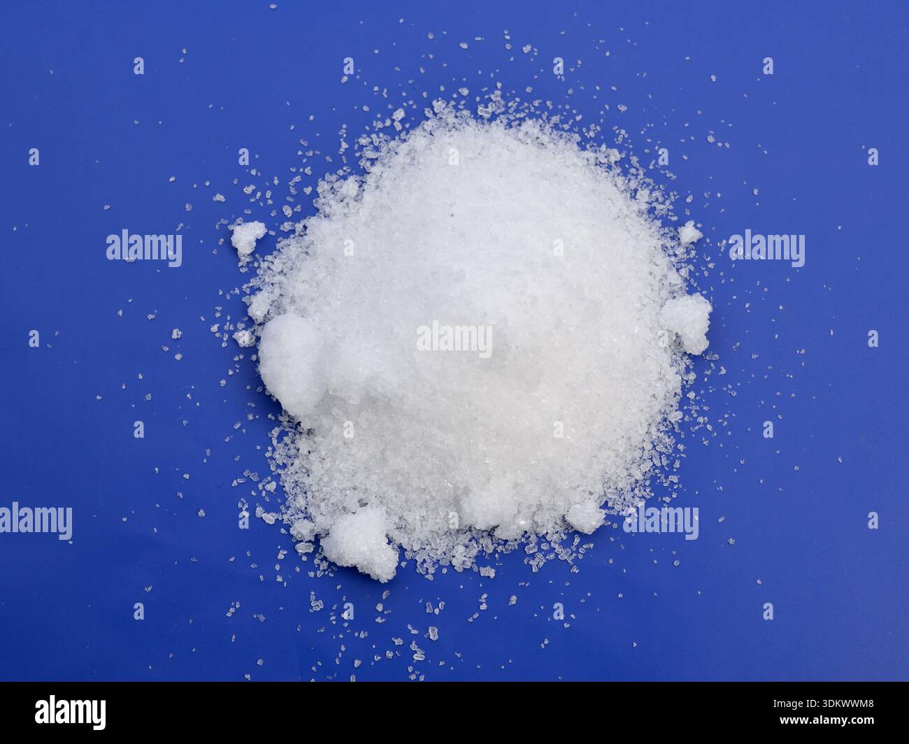 Le sulfate de zinc est un composé inorganique de formule ZnSO4 Banque D'Images