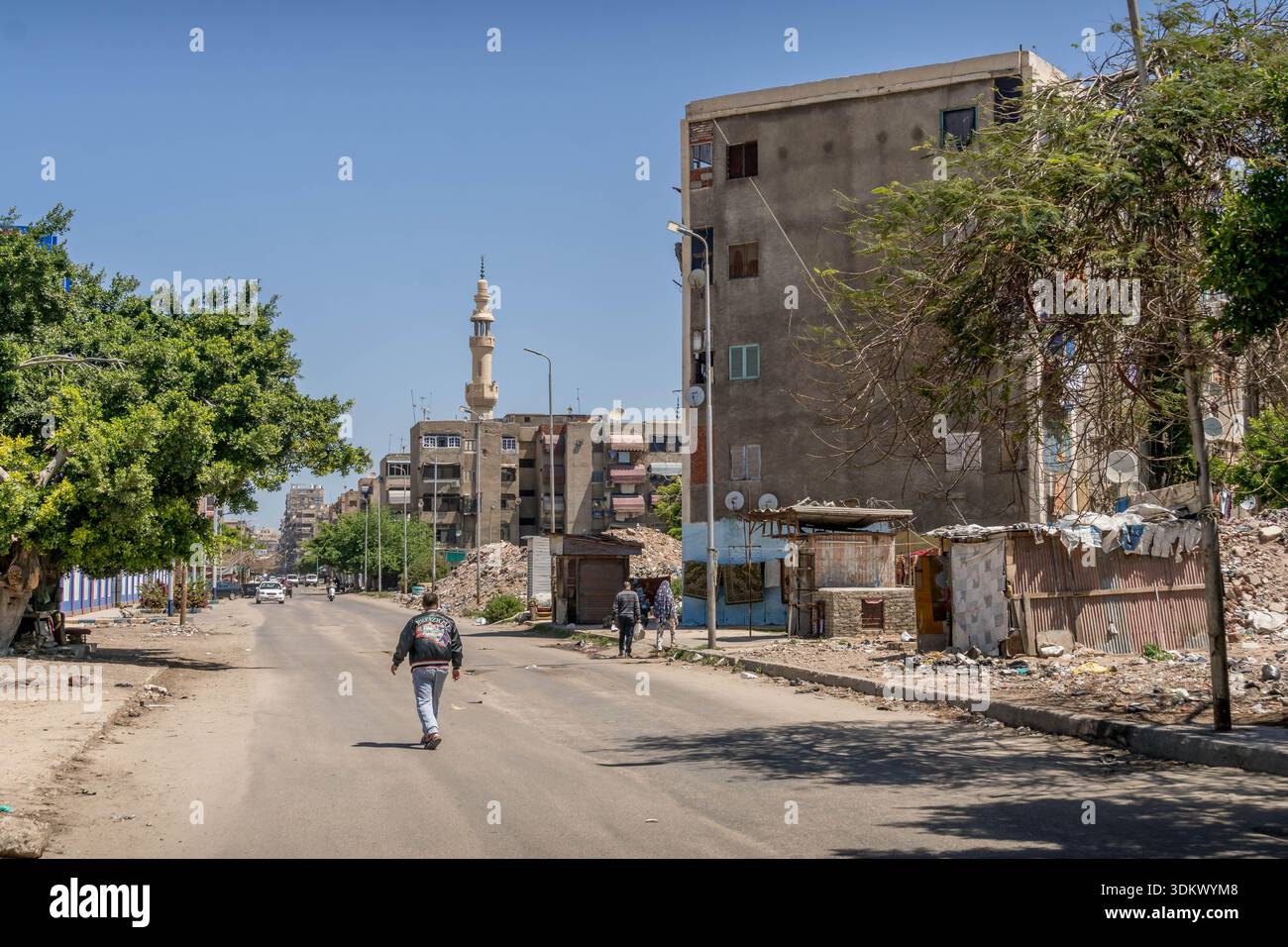 Rues de Port-Saïd, Egypte, avec des immeubles d'appartements égyptiens dans la ville du moyen-Orient. Banque D'Images