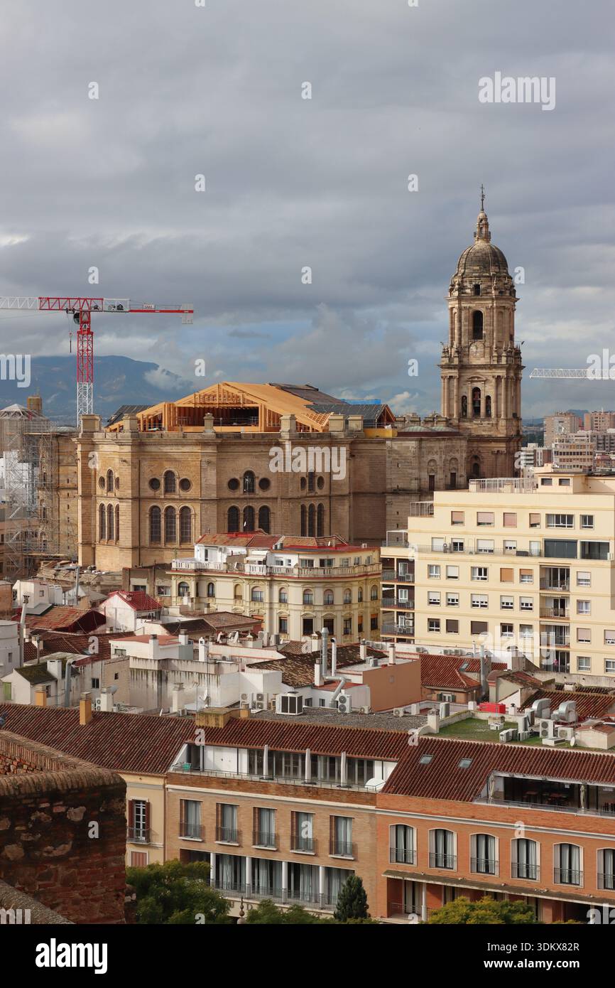 Cathédrale de Málaga, une église catholique romaine dans la ville de Málaga, Andalousie, Espagne en cours de restauration en décembre 2025 Banque D'Images