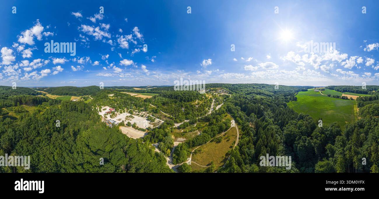 Vue d'un terrain d'entraînement de moto près du lac Hahnenkamm en moyenne Franconie Banque D'Images