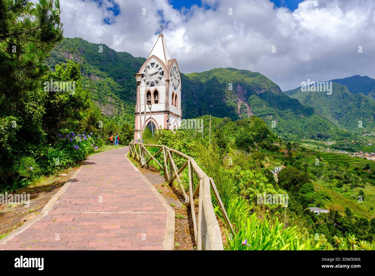 Chapelle Nossa Senhora de Fátima, belvédère, point de vue sur la municipalité de Sao Vicente, île de Madère, Portugal Banque D'Images