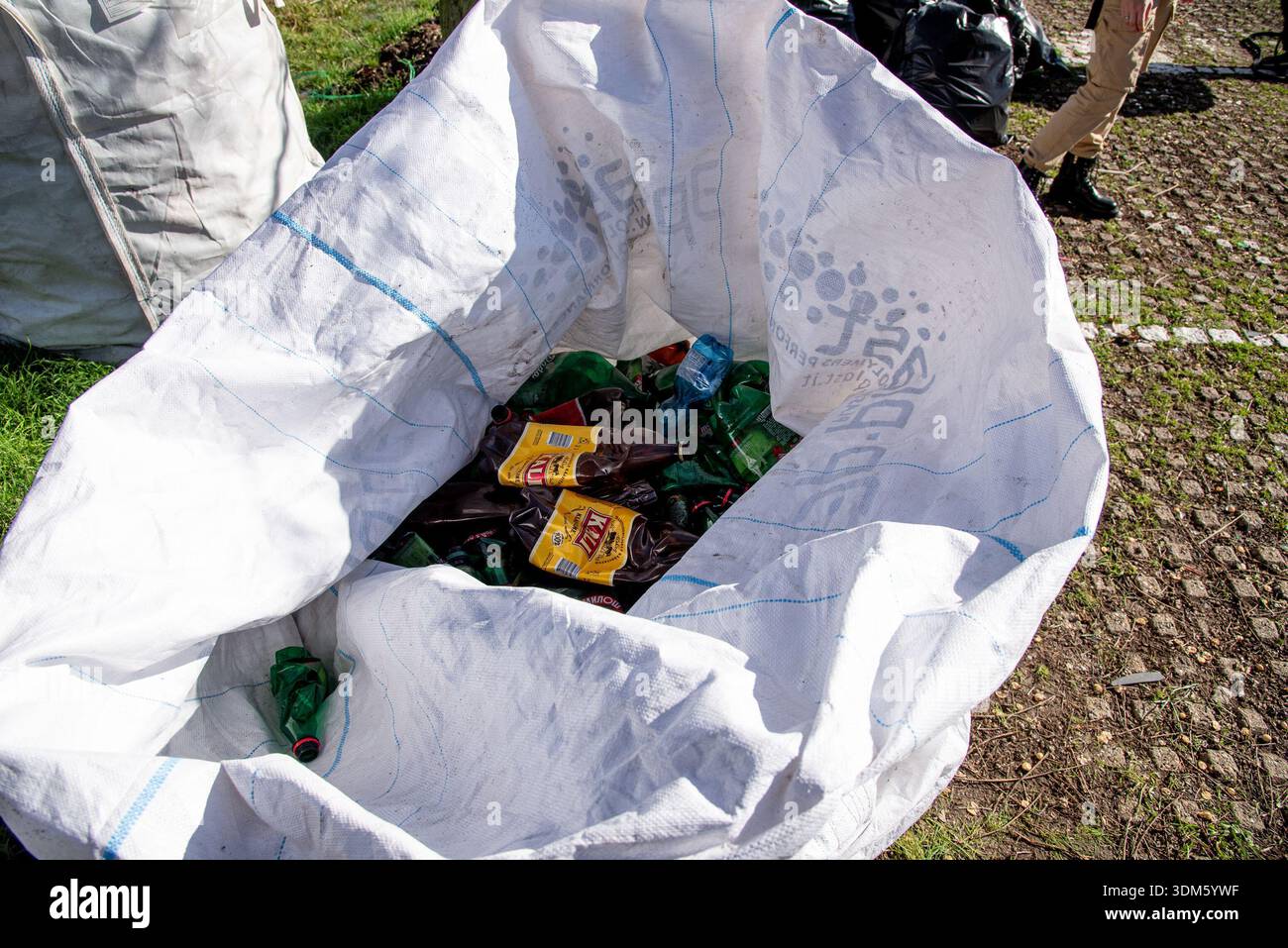 Bar, Monténégro, 31 janvier 2026, collecte des bouteilles en plastique pour le recyclage et la réutilisation Banque D'Images