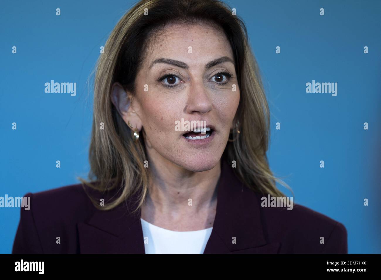 LA HAYE – Dilan Yesilgoz (VVD) arrive dans la zone de formation de la coalition pour une rencontre avec le formateur Rob Jetten (D66). JEROEN JUMELET / anp pays-bas OUT - belgique OUT Banque D'Images