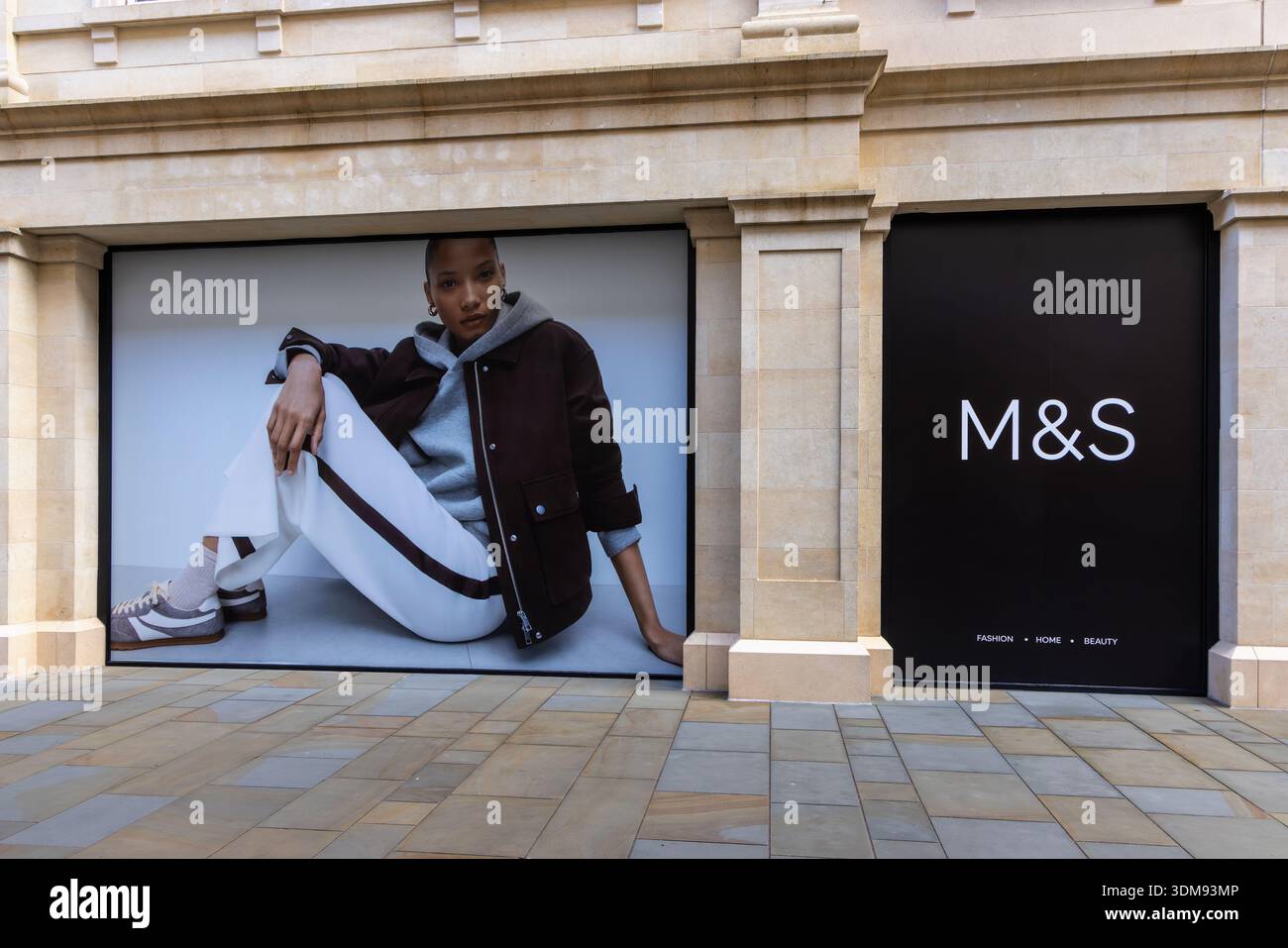Nouveau magasin M&S ouvre à SouthGate à Bath, Bath City Centre, Bath Somerset, Angleterre, Royaume-Uni Banque D'Images