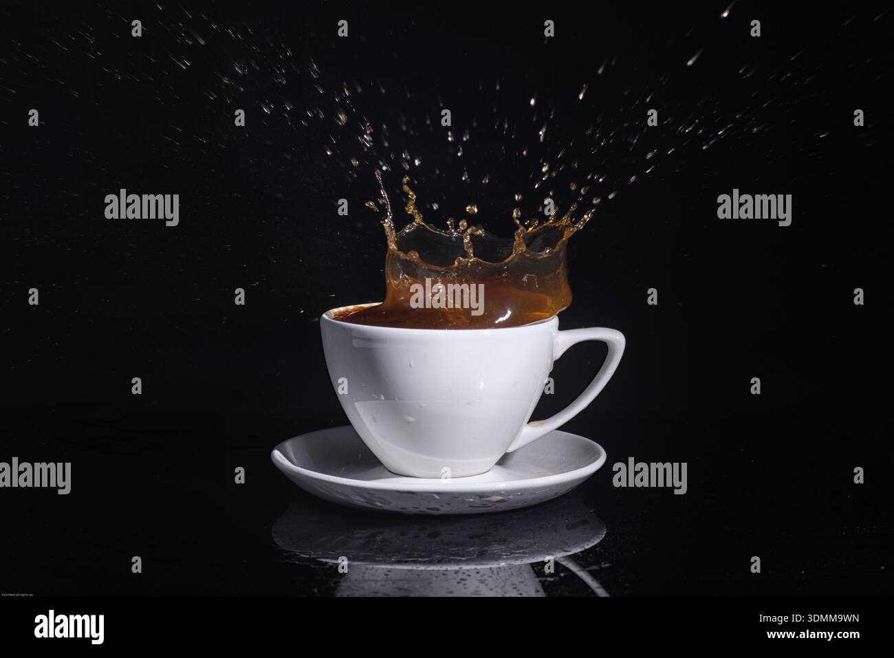 AA tasse de café avec un éclaboussure Banque D'Images