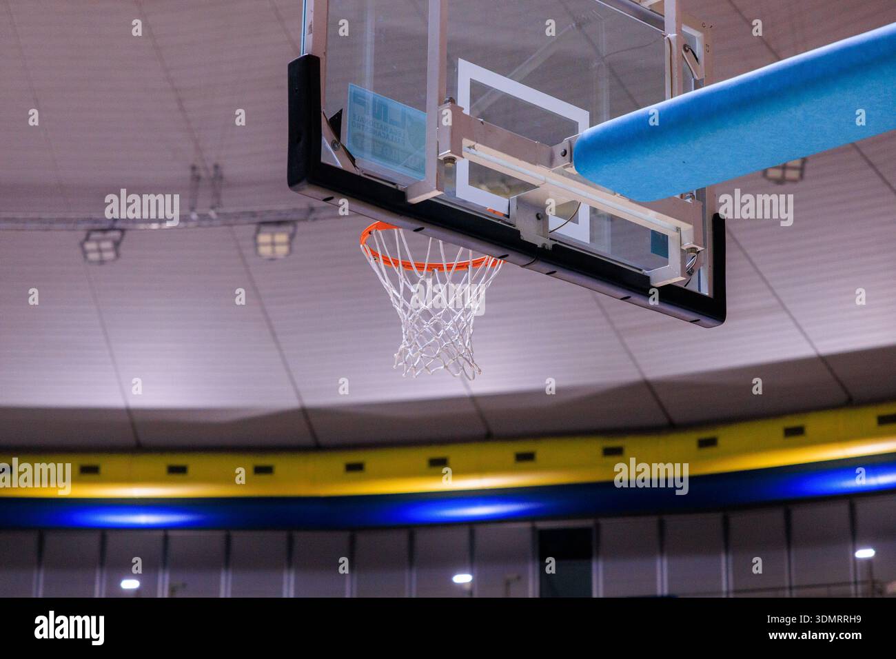 Turin, Italie : 06 février 2026 - vue du panier à paniers au Pala Gianni Asti, lors du match de Serie A2 entre Turin et Bologne. Banque D'Images