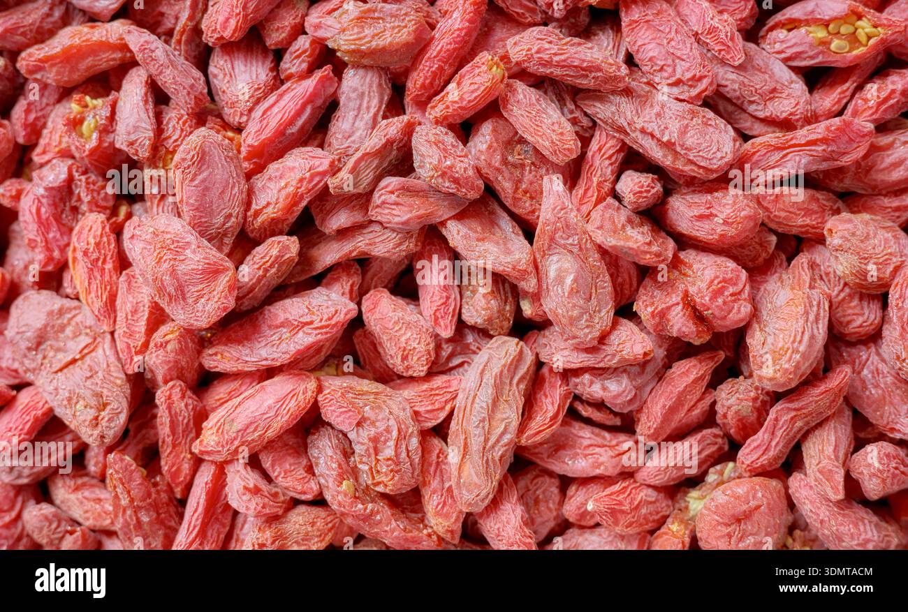 Gros plan photo de baies de goji séchées, mise au point sélective. Banque D'Images
