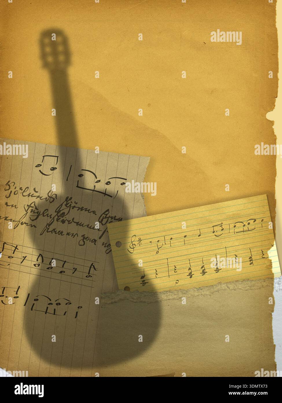 Collage avec ombre de guitare acoustique, papier, crayon et une feuille de papier avec des notes de musique manuscrites. Image avec espace de copie. Banque D'Images