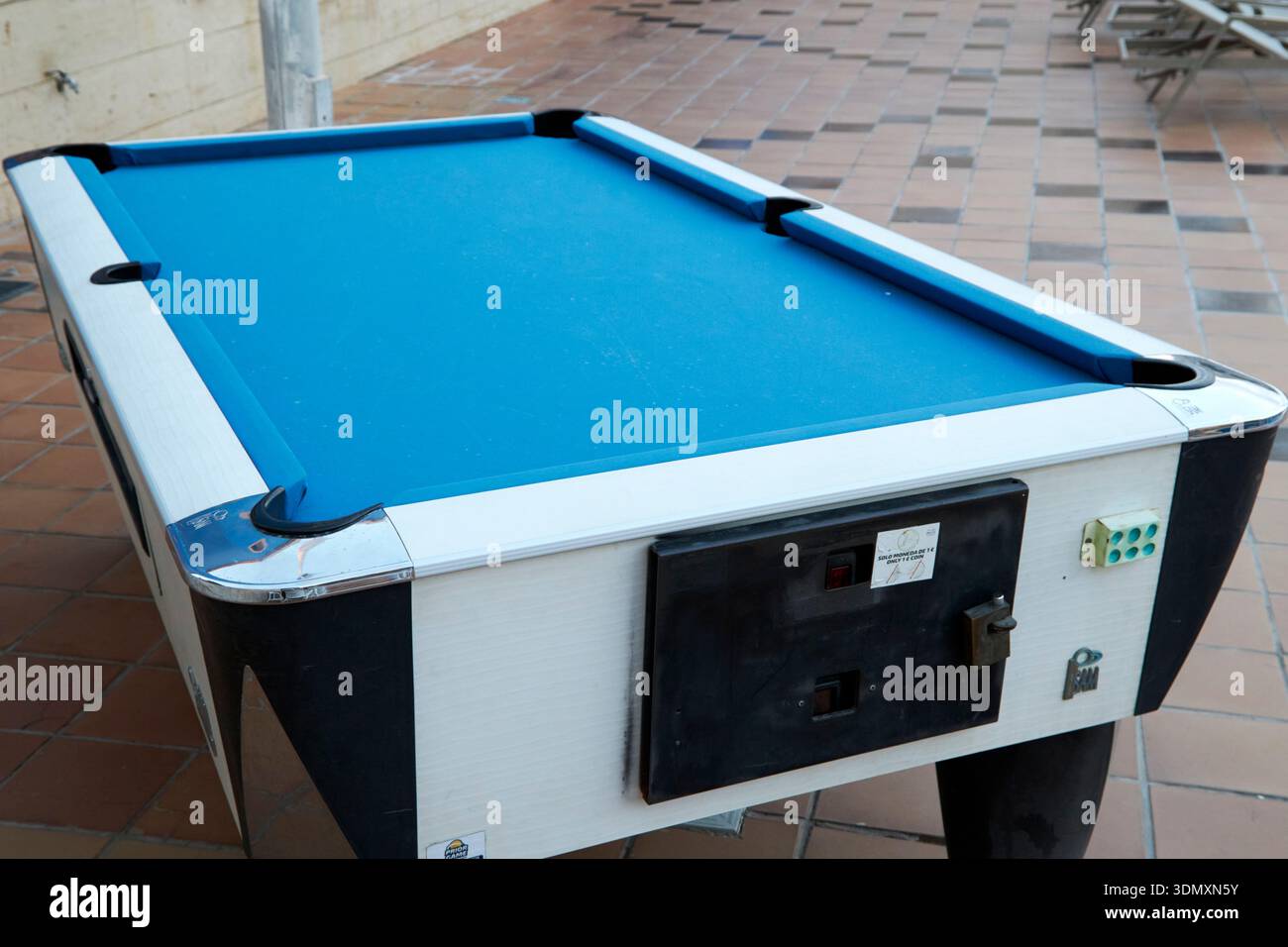 table de billard extérieure à pièces dans un hôtel à maspalomas gran canaria, îles canaries, espagne Banque D'Images