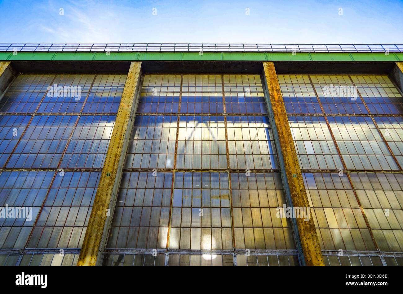 AEG Turnine Factory (Turbinenfabrik) architecture industrielle, détail de colonne en acier riveté, Berlin Moabit Allemagne. 1909 Banque D'Images