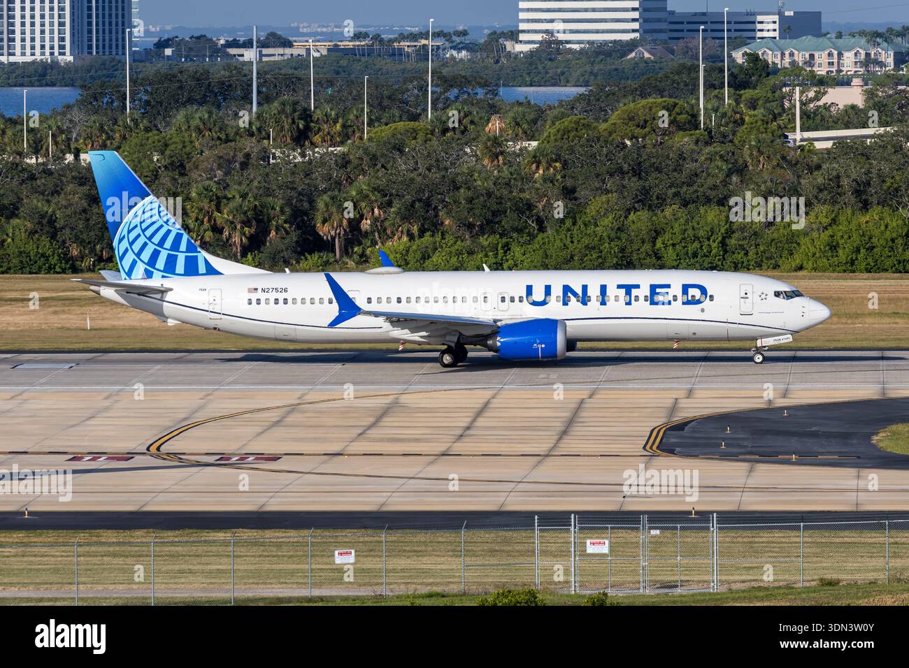 Tampa, États-Unis - 7 novembre 2025 : avion Boeing 737 MAX 9 de United Airlines à l'aéroport de Tampa aux États-Unis. Banque D'Images