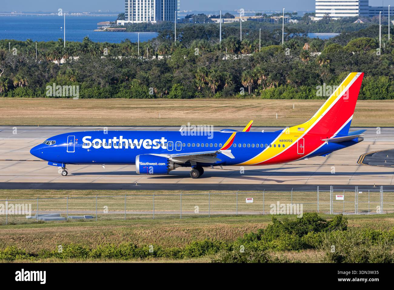 Tampa, États-Unis - 7 novembre 2025 : Boeing 737 MAX 8 de Southwest Airlines à l'aéroport de Tampa aux États-Unis. Banque D'Images