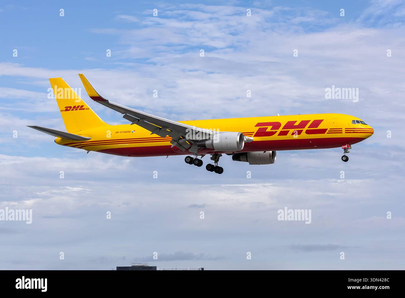 Miami, États-Unis - 6 novembre 2025 : DHL Aero Expreso Boeing 767-300ER(BDSF) à l'aéroport de Miami aux États-Unis. Banque D'Images