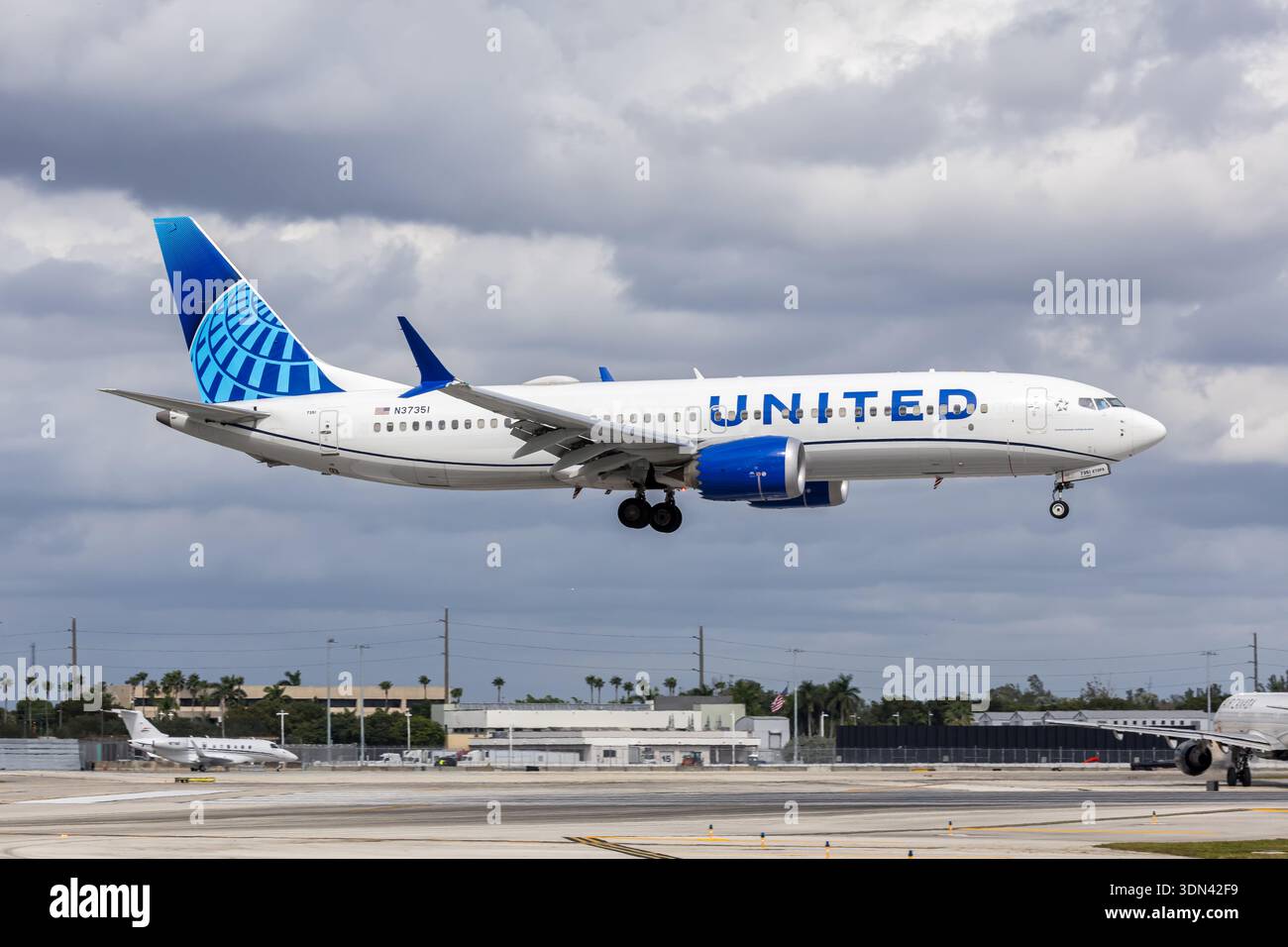 Miami, États-Unis - 6 novembre 2025 : avion Boeing 737-8 MAX de United Airlines à l'aéroport de Miami aux États-Unis. Banque D'Images