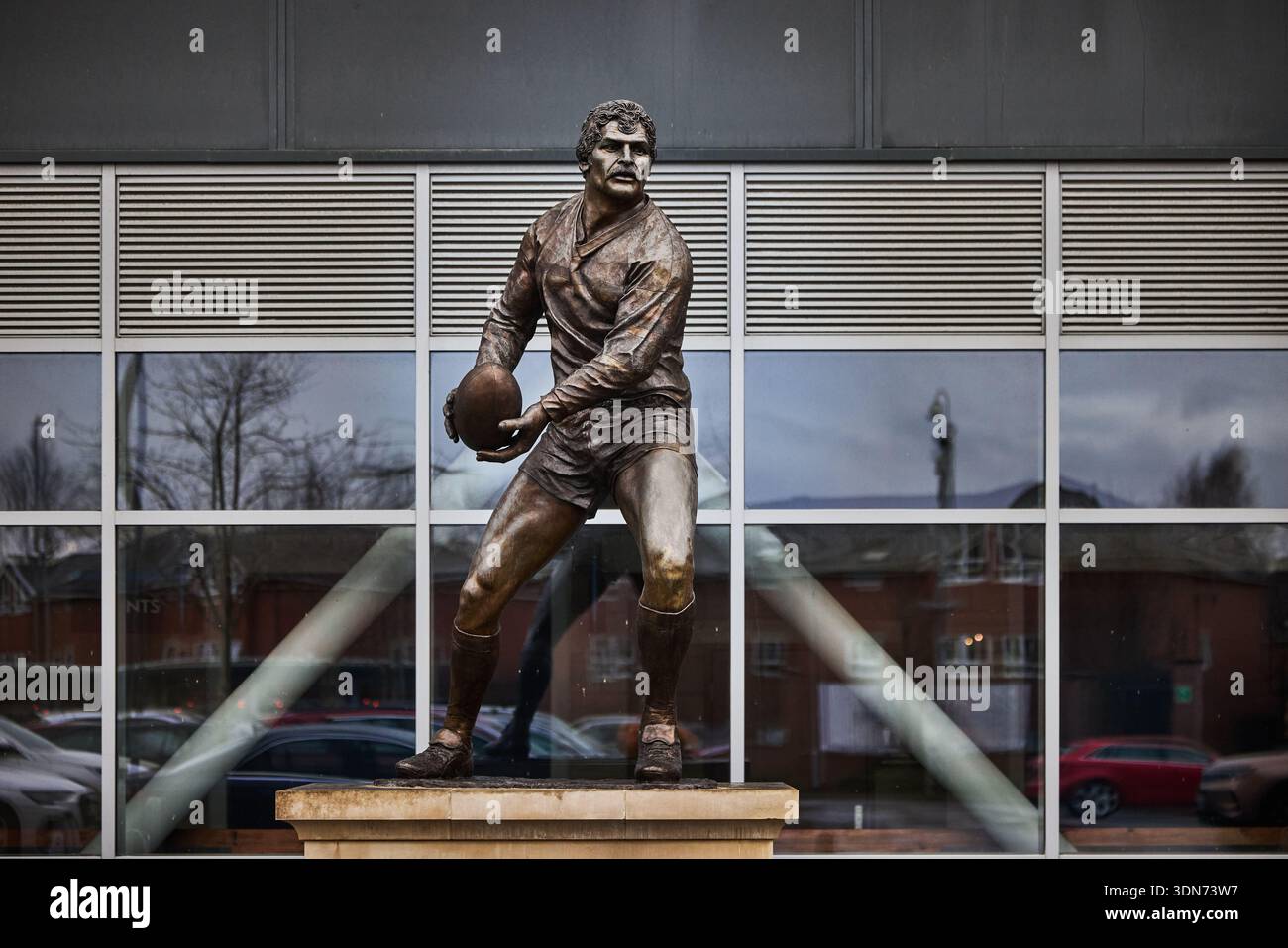 Statue de John Holmes par le sculpteur Steve Winterburn au stade Headingley de Leeds, domicile des Rhinos de Leeds Banque D'Images