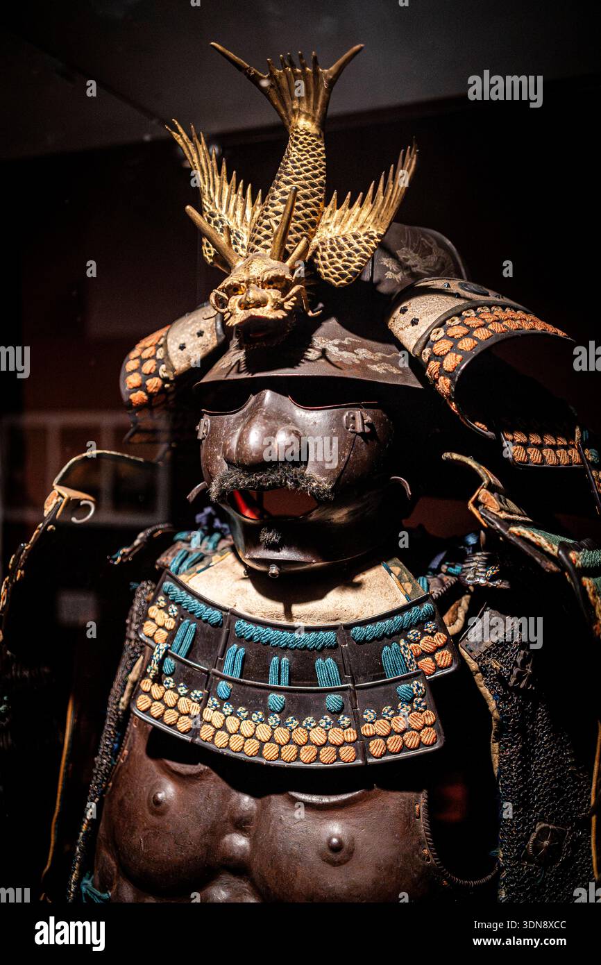 Armure de samouraï japonaise datant du 17ème au 19ème siècle, en acier, laque et cuir Banque D'Images