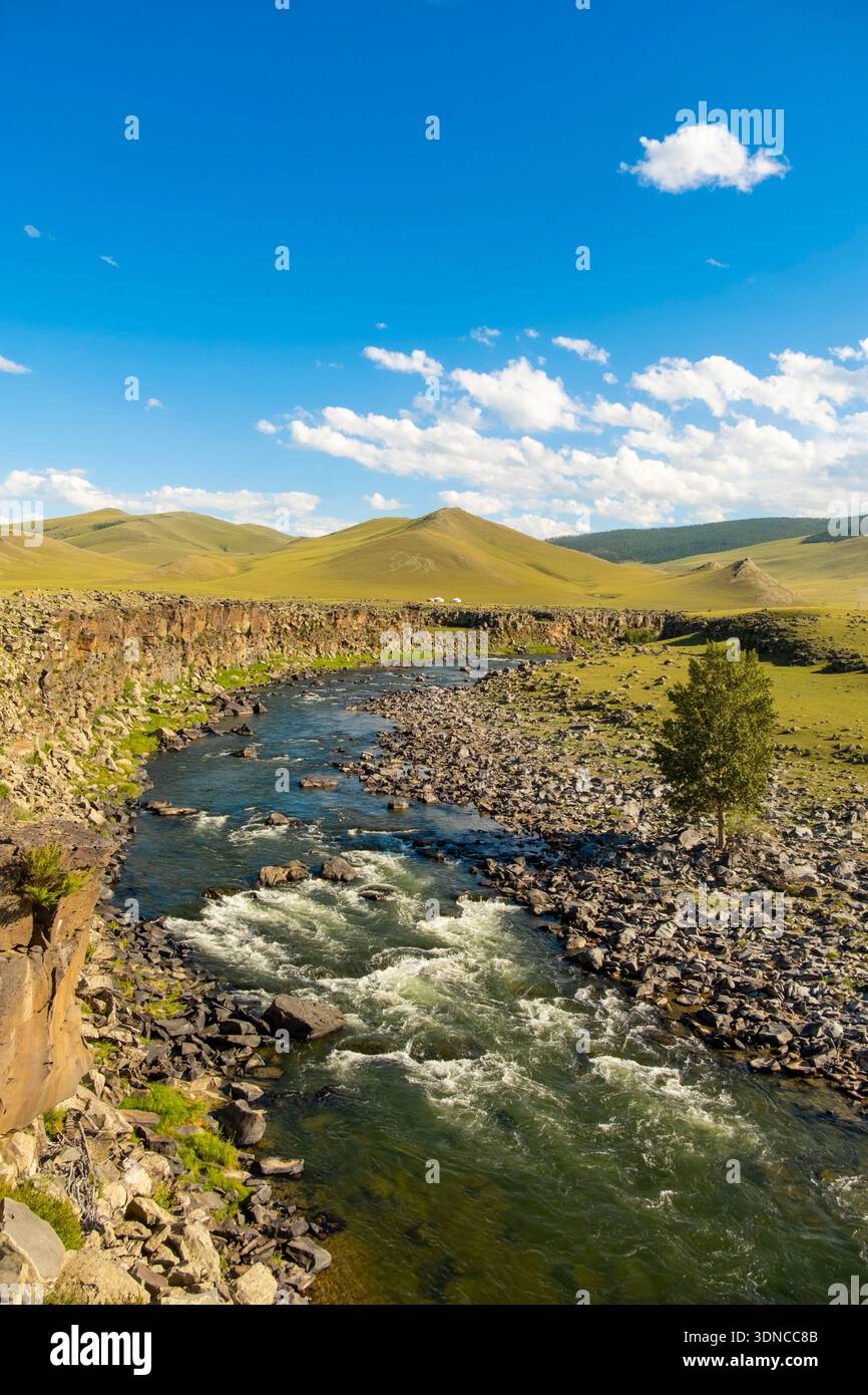 Mongolie, province d'Ovorkhangai, vallée d'Orkhon, Talbiun, chute d'eau près de Talbiun Lodge, camp de yourtes Banque D'Images