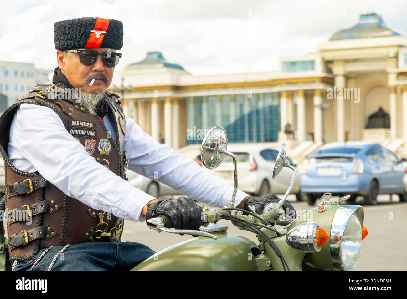 Mongolie, Oulan Bator, place Sukhbaatar, Palais du gouvernement, club de moto et le mariage de l'un des leurs Banque D'Images