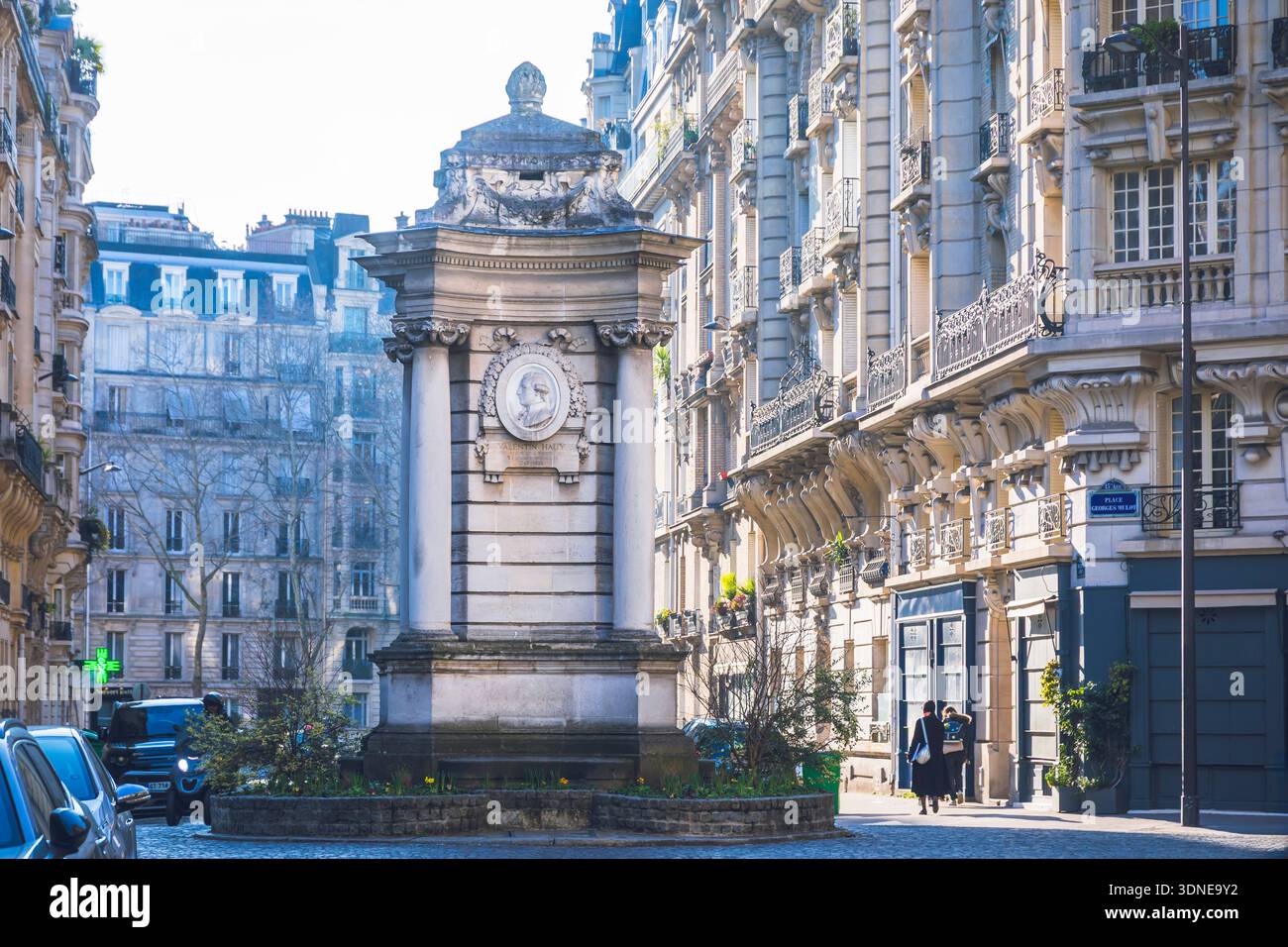 France, Ile-de-France, Paris, 15ème arrondissement. Place Georges-Mulot. Fontaine du puits Grenelle Banque D'Images