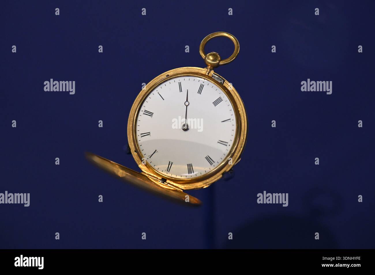 Montre en or appartenant à Cornet Ralph Shelton Bond, 12e (Prince of Wales's Royal) Lancers, 1852 - National Army Museum - Londres Banque D'Images