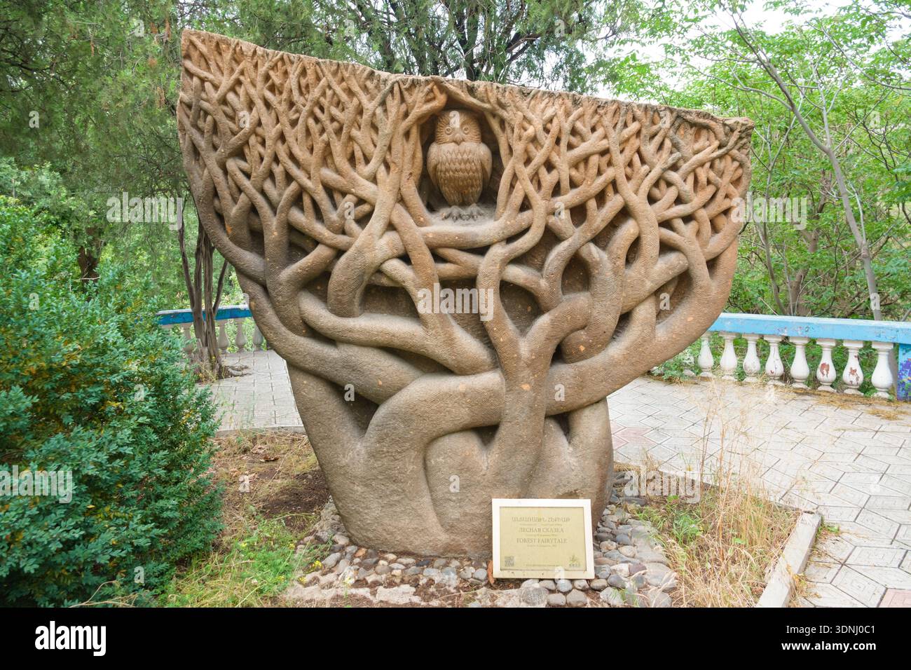 Conte forestier, sculpture de N. Karganyan 1994 à Erevan, Arménie. Banque D'Images