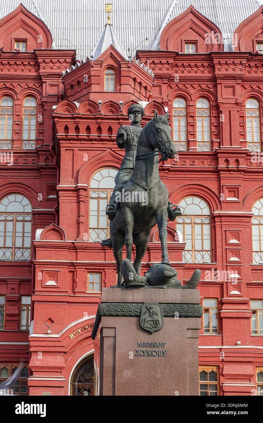 Statue équestre du général Georgy Jhukov sur la place du Manège, Moscou Banque D'Images