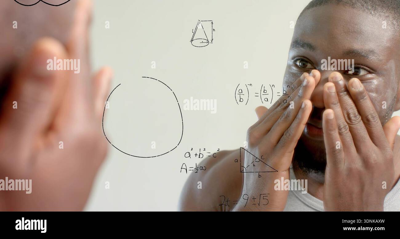 Vérification de l'homme dans le réservoir blanc sans manches touchant les yeux au miroir avec des formules mathématiques sur le verre Banque D'Images