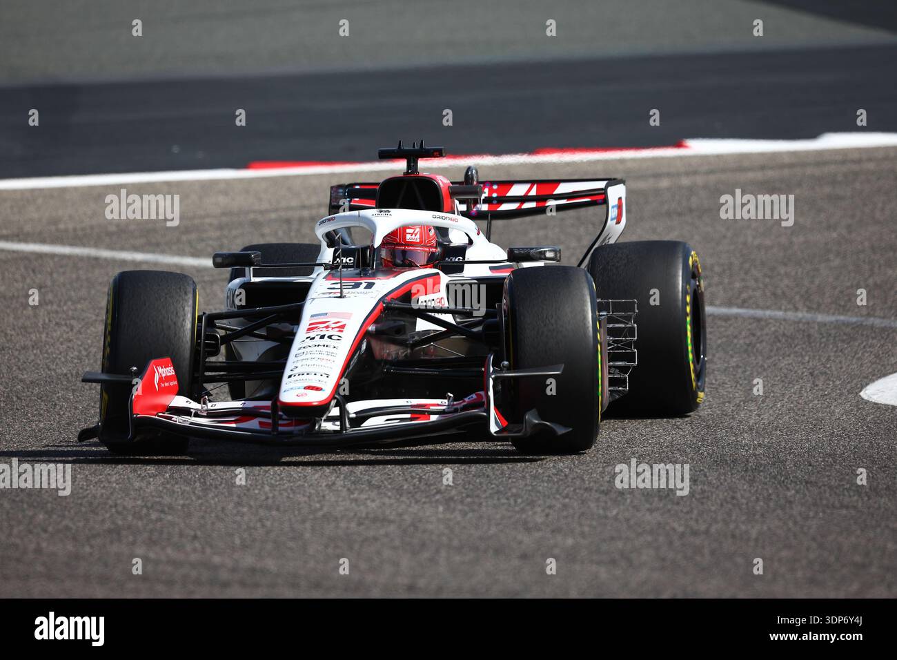(31) Esteban Ocon (FRA) - TGR Haas F1 Team - Haas VF-26 - Ferrari lors de la première séance officielle d'essais de pré-saison de la FIA Formula One Wor 2026 Banque D'Images