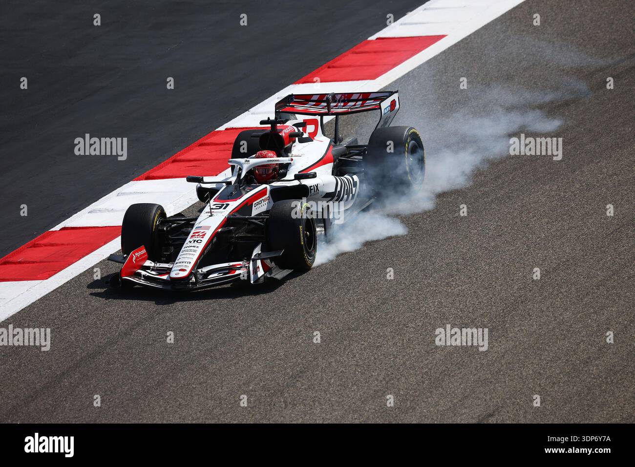 (31) Esteban Ocon (FRA) - TGR Haas F1 Team - Haas VF-26 - Ferrari lors de la première séance officielle d'essais de pré-saison de la FIA Formula One Wor 2026 Banque D'Images