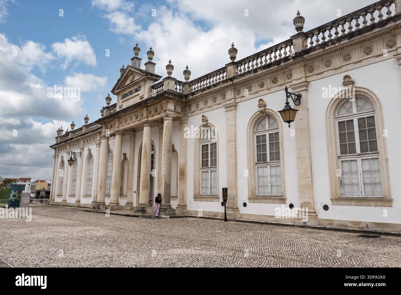 Façade classiciste du musée des sciences de l'univers de Coimbra, Portugal Banque D'Images
