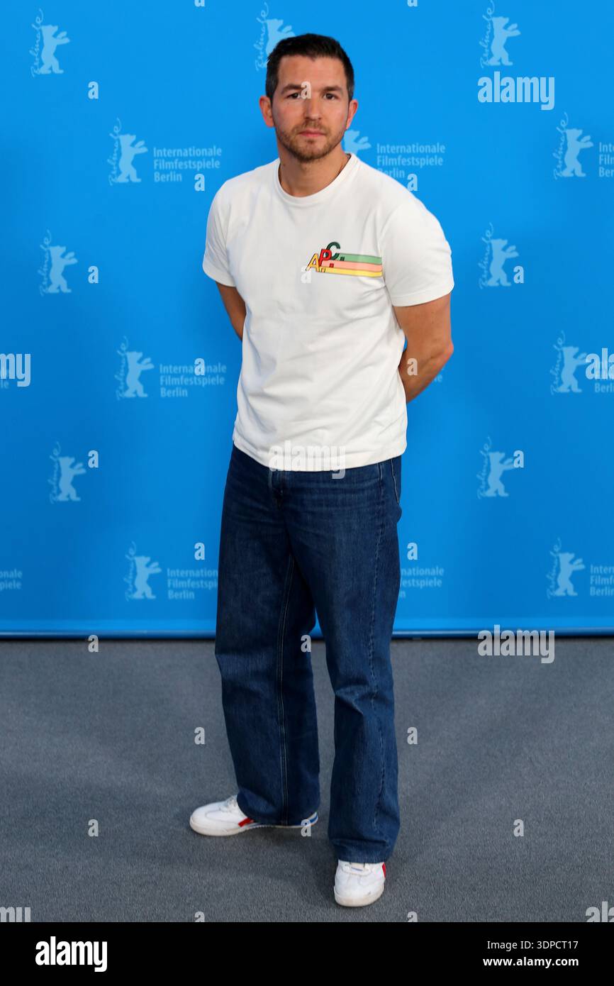Berlin, Allemagne. 14 février 2026. Matteo Simon pose lors de l'appel photo pour 'Heysel 85' au 76ème Festival International du film de Berlin (Berlinale) à Berlin. Le festival se déroule du 12 au 22 février 2026. (Crédit image : © Rouzbeh Fouladi/ZUMA Press Wire) USAGE ÉDITORIAL SEULEMENT ! Non destiné à UN USAGE commercial ! Banque D'Images