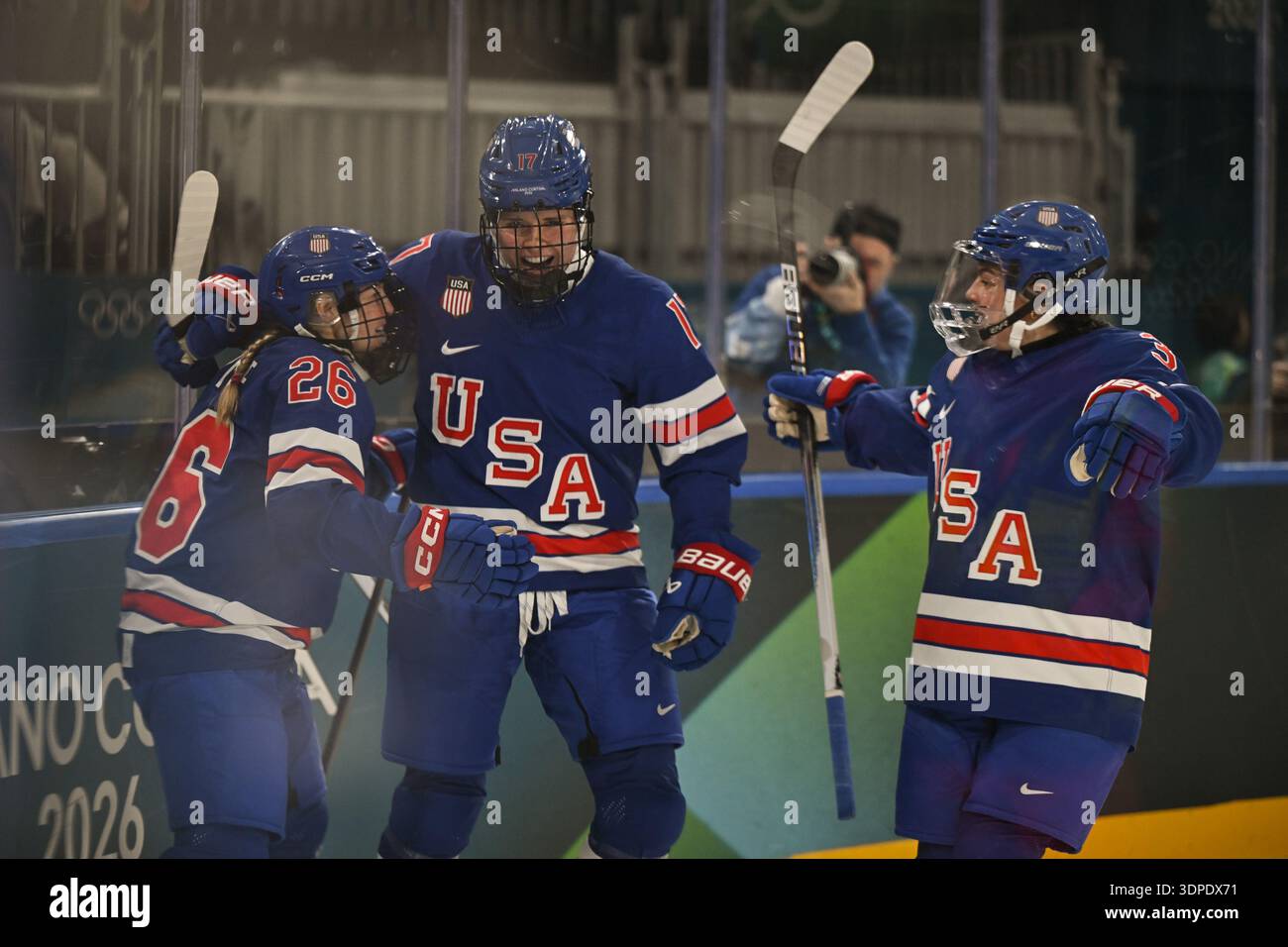 Célébration de l'équipe des États-Unis pendant le hockey sur glace féminin - USA vs Italia, Jeux Olympiques d'hiver Milano-Cortina 2026 à Milan, Italie, le 13 février 2026 Banque D'Images