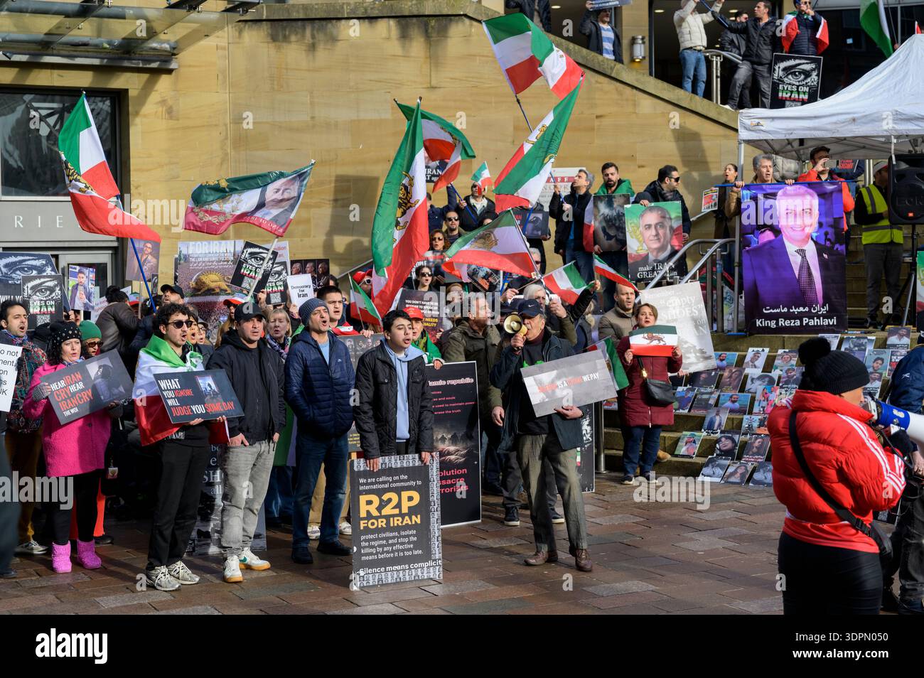 Manifestants qui manifestent contre le gouvernement iranien, Buchanan Street, Glasgow, Écosse, Royaume-Uni Banque D'Images