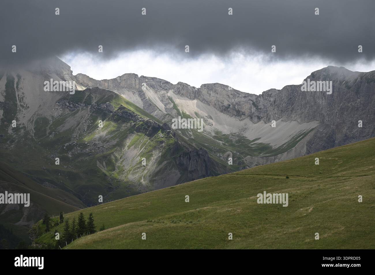 Montagnes près de la Jarjatte Banque D'Images