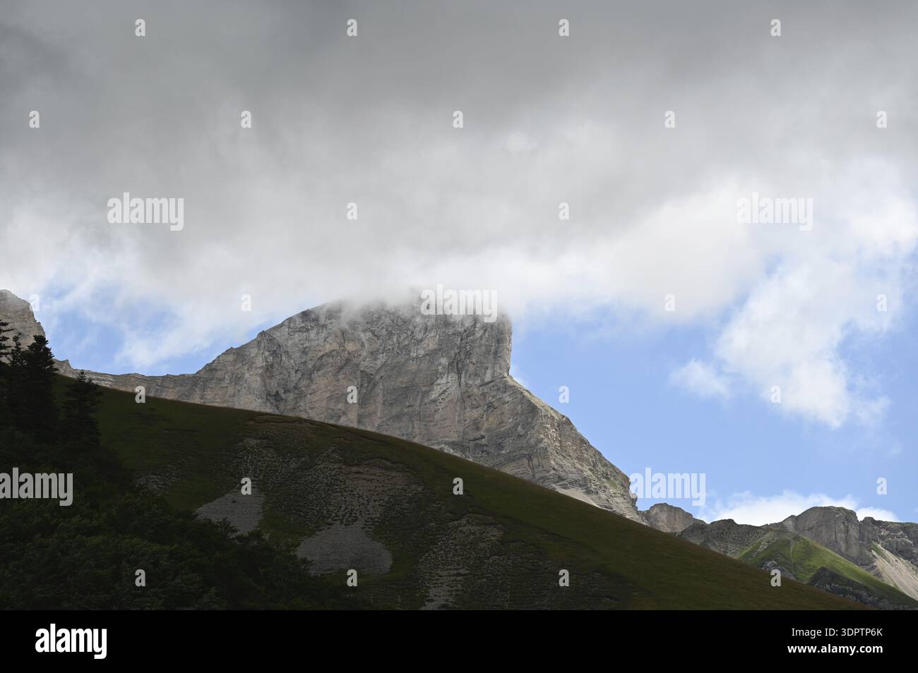 Montagnes près de la Jarjatte Banque D'Images