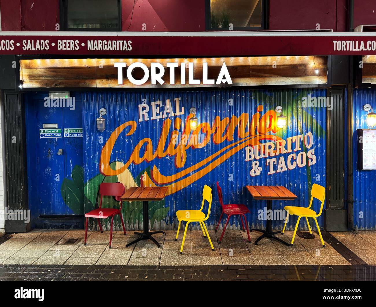 Bar Tortilla coloré à Caroline Street, (Chippy Lane), Cardiff, pays de Galles, Royaume-Uni. Banque D'Images