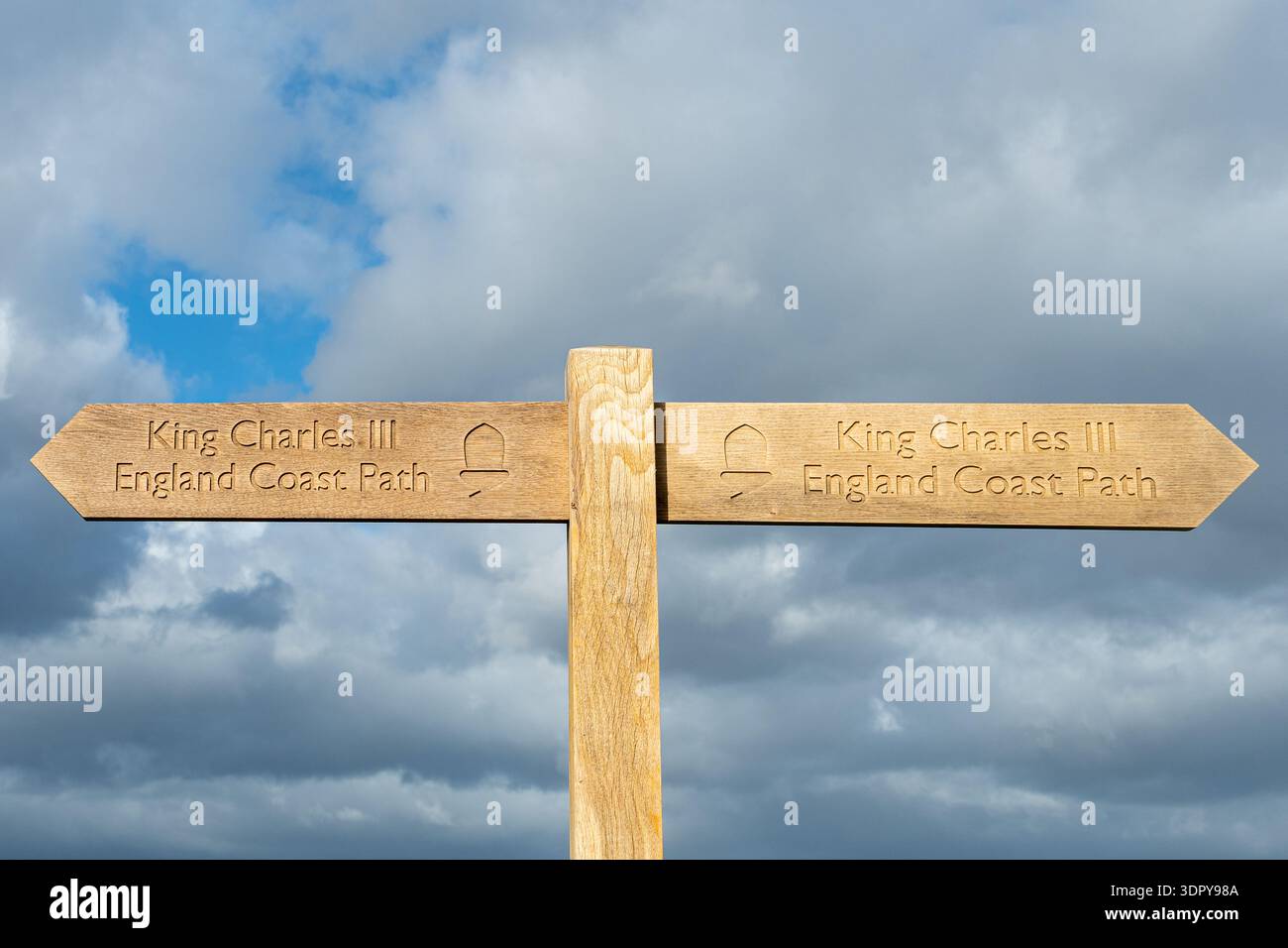 King Charles III England Coast Path signe ou panneau indicateur, Hampshire, Angleterre, Royaume-Uni Banque D'Images