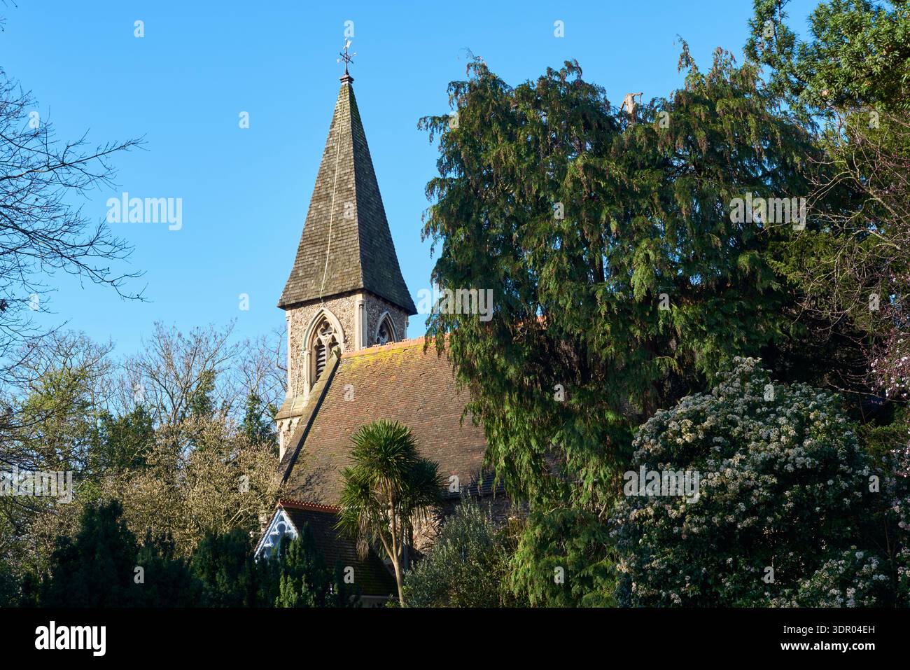 La tour victorienne reconstruite de l'église orthodoxe grecque Sainte-Catherine, Friern Barnet, au nord de Londres Banque D'Images