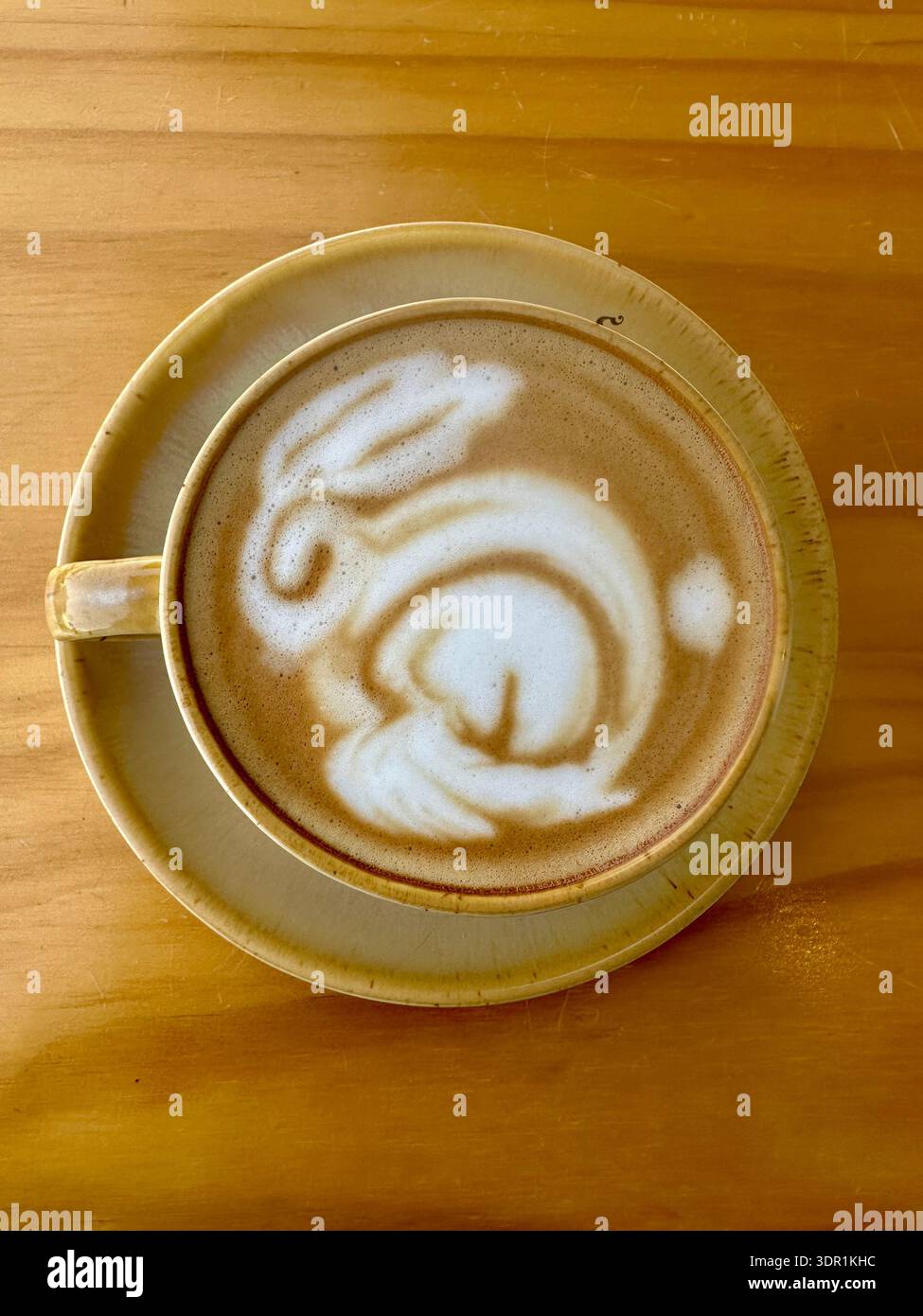 tasse de café avec motif lapin - Image de stock capturée avec un smartphone