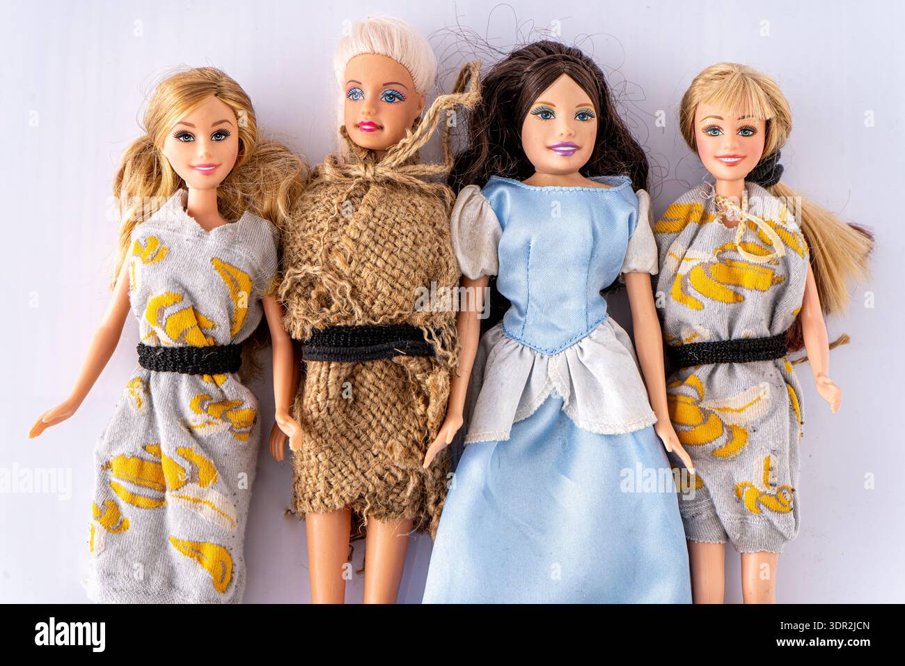 Coffre Barbie Vintage 1969 + Poupée 1966 – Lot Vêtements Et Accessoires – Mattel