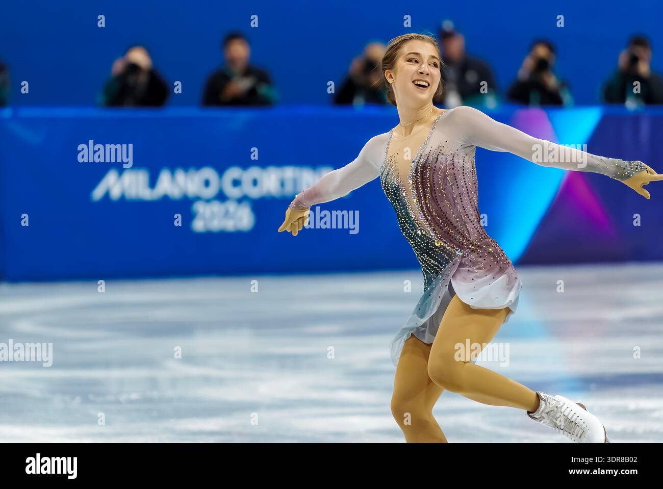 Milan, Lombardie, Italie. 17 février 2026. Olga Mikutina (10 ans), autrichienne, se produit pendant le programme patinage artistique femmes : patinage simple : court à la patinoire de compétition MSK de MILAN, en Italie, pendant les Jeux olympiques d'hiver de MILAN Cortina en 2026. Olga Mikutina se classe 17e et se qualifie pour la finale. (Crédit image : © Walter G. Arce/ZUMA Press Wire) USAGE ÉDITORIAL SEULEMENT ! Non destiné à UN USAGE commercial ! Banque D'Images